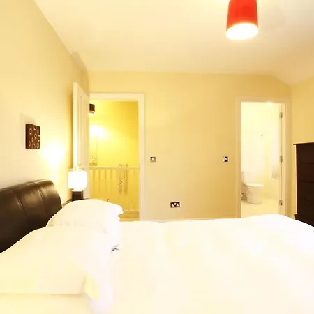 Ardmullen Walnut 3 Bed * Kenmare